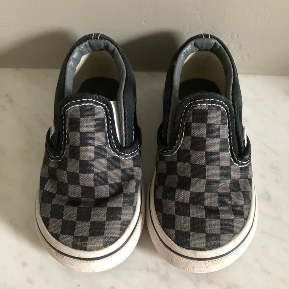 Vans checkered boys slip on’s
